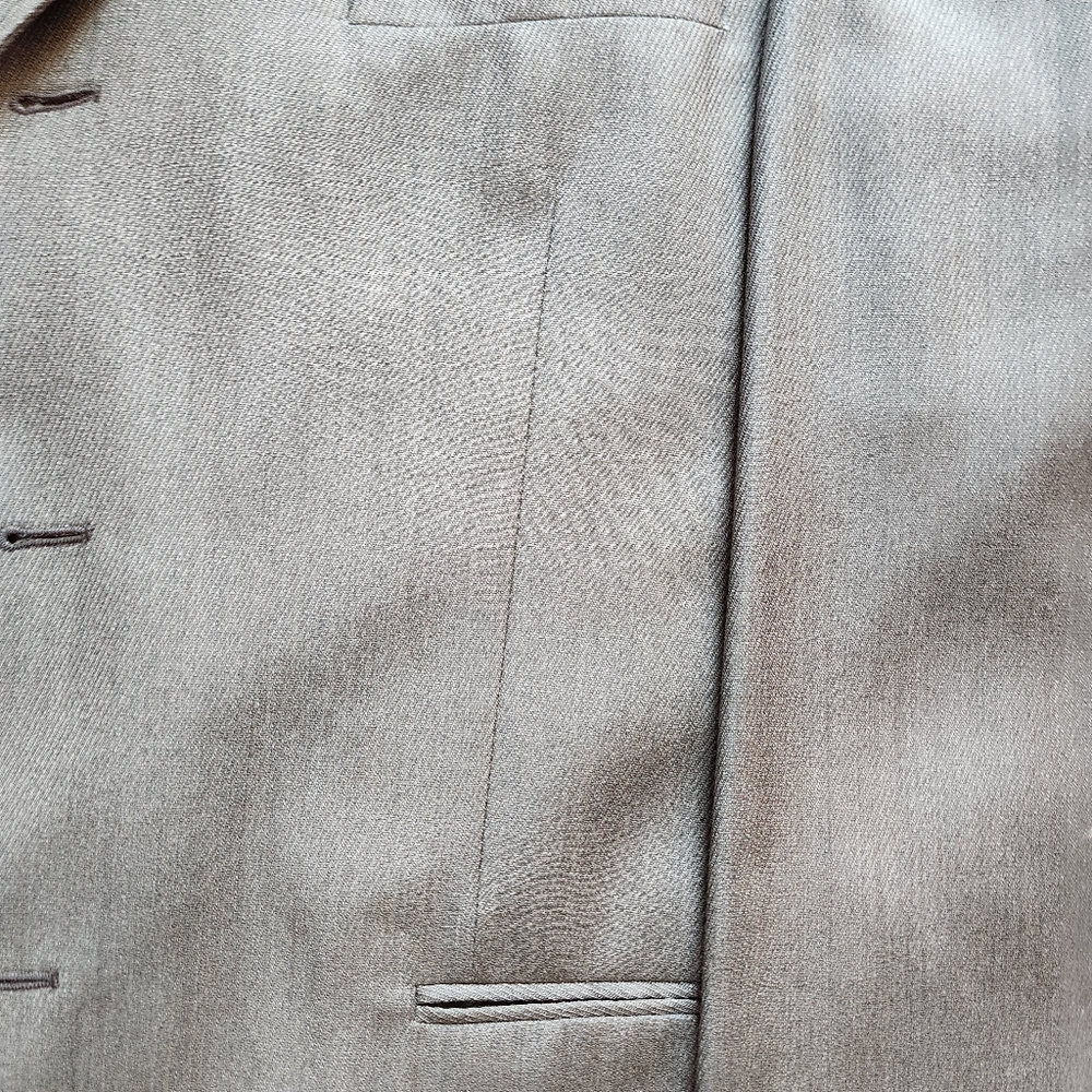 Suit - Picture 3 of 5